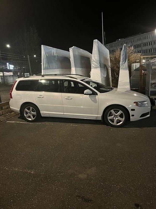 Begagnad 2011 Volvo V70 Kombi | 68 000 kr (Bra pris) - Bild 1/1