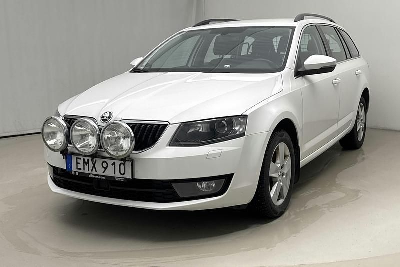Begagnad Skoda Octavia 110 HK (80 kW) 2016 Vit Halvkombi