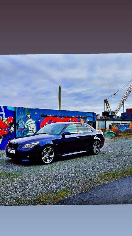 Blå Begagnad 2008 BMW 530 M Sport Sedan | 150 000 kr - Bild 1/4