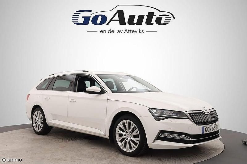 Vit Begagnad 2020 Skoda Superb Kombi | 259 500 kr (Marknadspris) - Bild 1/4