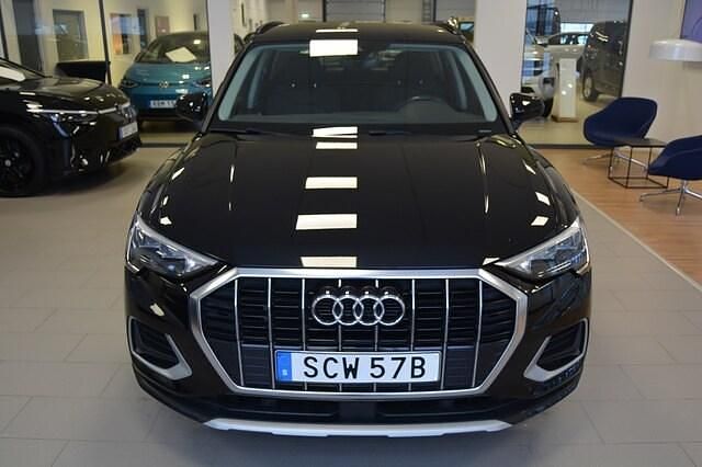 Begagnad Audi Q3 Proline 150 HK (110 kW) 2020 Myth black metallic SUV