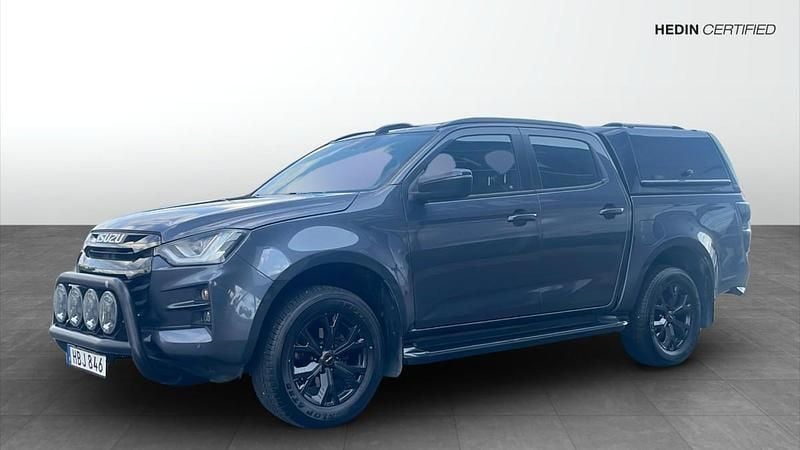 Grå (grey) Begagnad 2023 Isuzu D-Max Pickup | 599 900 kr (Marknadspris) - Bild 1/4