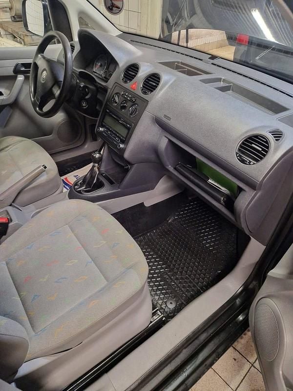 Begagnad VW Caddy Maxi 105 HK (77 kW) 2010 Minibuss