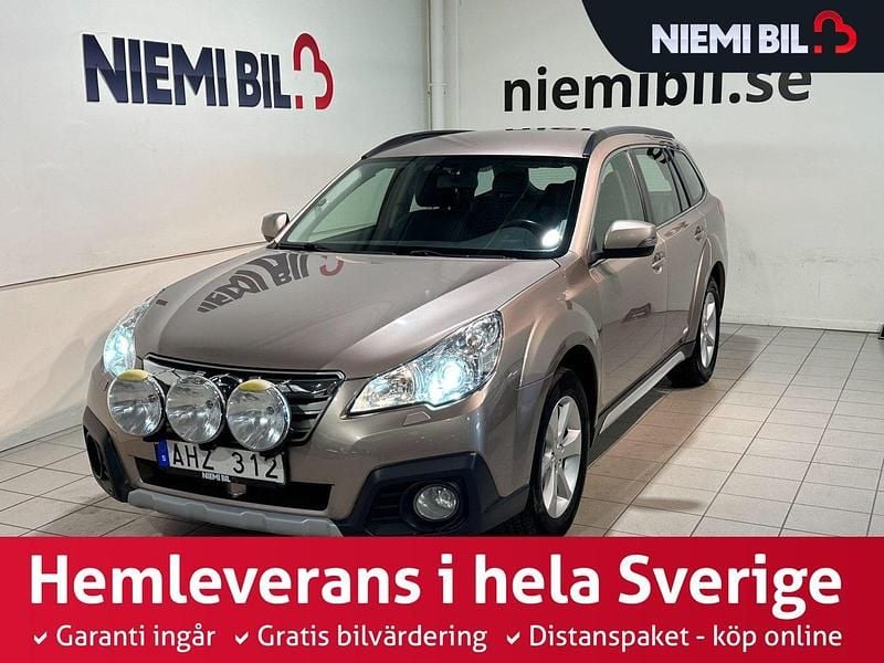 Ljusbrun Begagnad 2013 Subaru Outback SUV | 149 900 kr - Bild 1/3