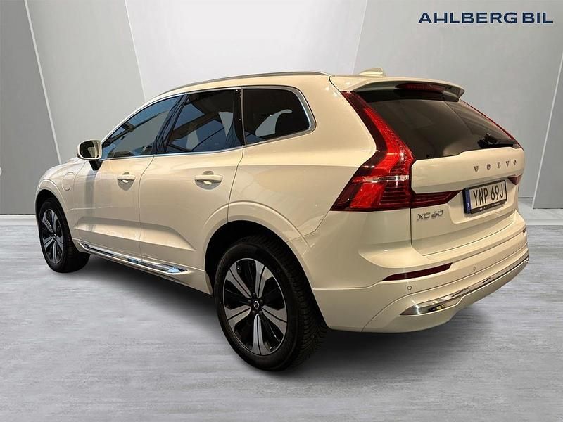 Begagnad Volvo XC60 Plus 349 HK (256 kW) 2024 Vit SUV