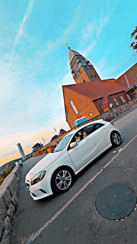 Begagnad 2018 Mercedes A180 Halvkombi | 118 000 kr (Bra pris) - Bild 1/3