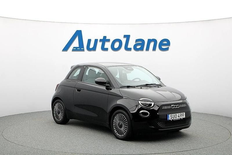 Svart Begagnad 2022 Fiat 500e Halvkombi | 174 900 kr (Marknadspris) - Bild 1/3