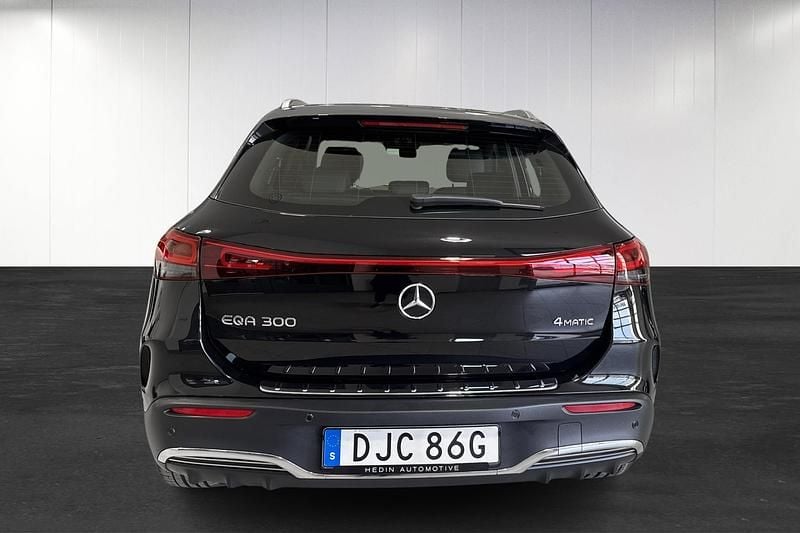 Begagnad Mercedes EQA300 AMG line 167 kW (228 HK) 2021 SUV