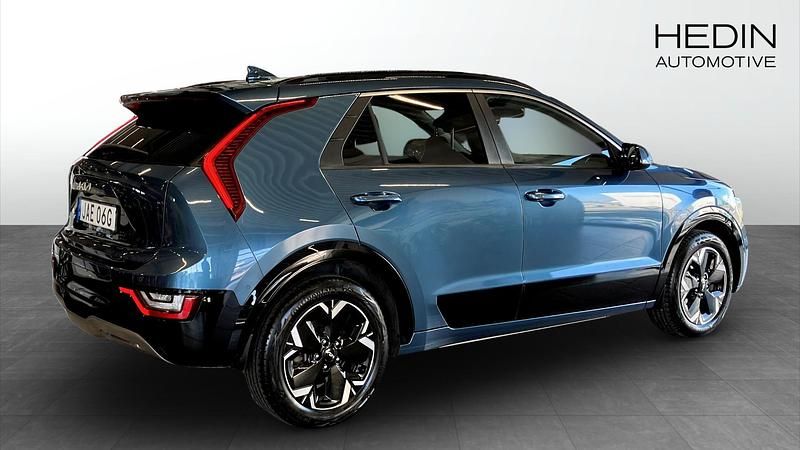 Begagnad Kia e-Niro 11 kW (15 HK) 2023 Blå SUV