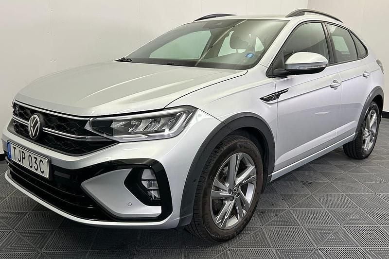 Silver Begagnad 2022 VW Taigo R-line SUV | 239 700 kr (Marknadspris) - Bild 1/4
