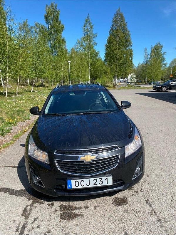 Svart Begagnad 2013 Chevrolet Cruze Kombi | 20 000 kr (Superpris) - Bild 1/4