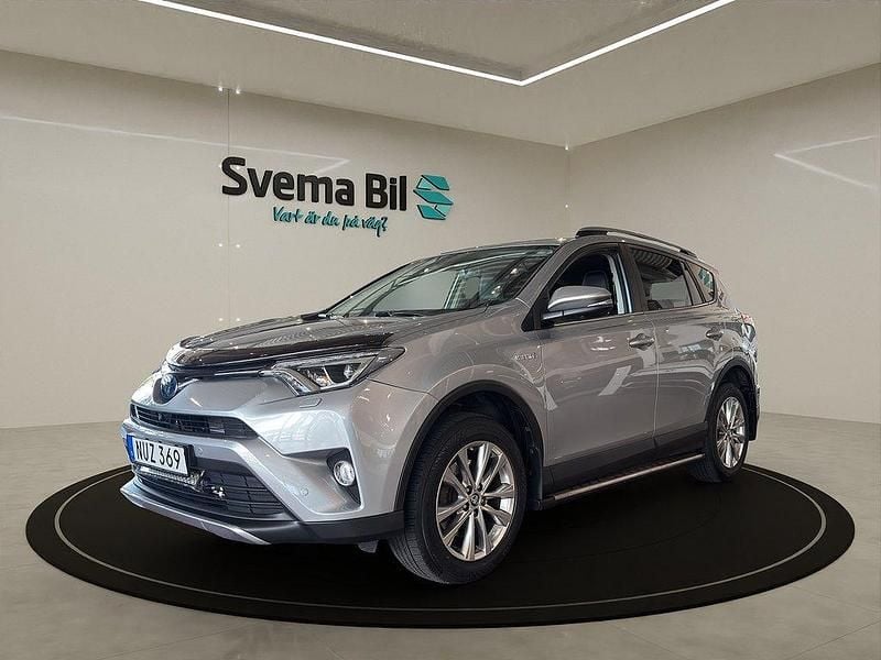 Silver Begagnad 2018 Toyota RAV4 Hybrid Executive SUV | 229 900 kr (Marknadspris) - Bild 1/4