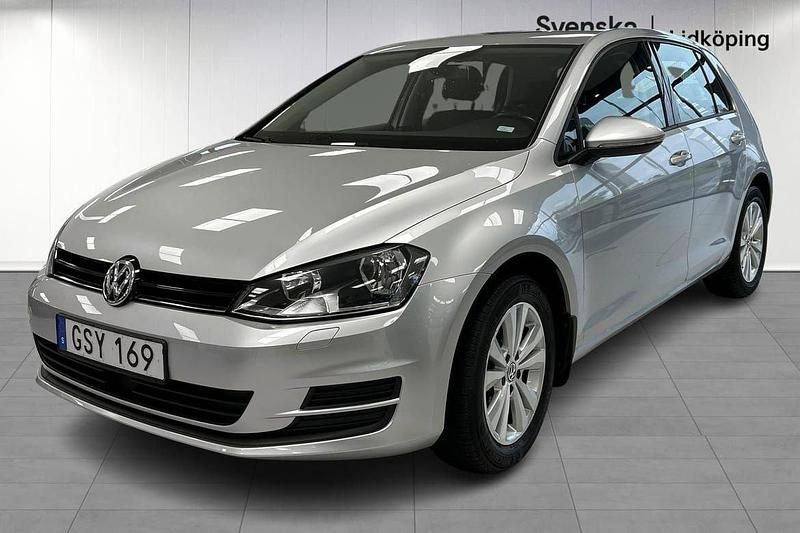 Silver Begagnad 2015 VW Golf VII Halvkombi | 129 900 kr (Marknadspris) - Bild 1/4