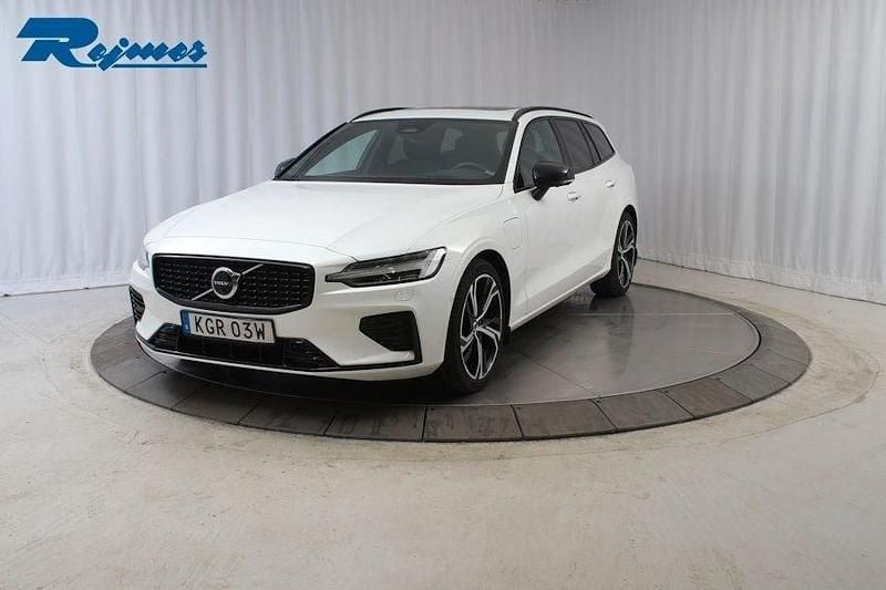 Vit Begagnad 2024 Volvo V60 Ultra Kombi | 499 900 kr - Bild 1/4