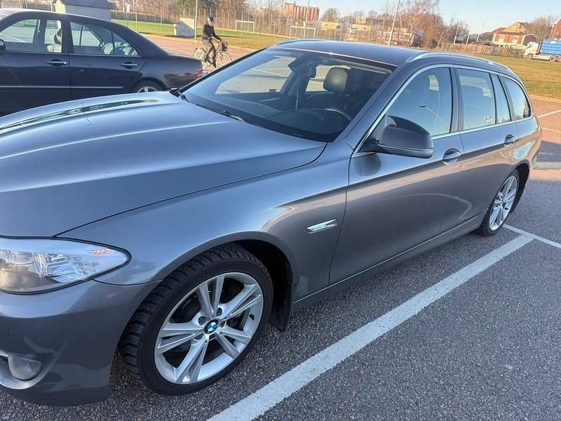 Begagnad 2013 BMW 520 Kombi | 95 000 kr (Superpris) - Bild 1/4