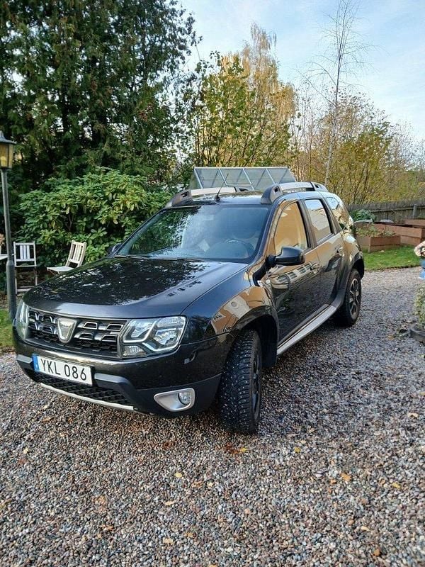 Svart Begagnad 2017 Dacia Duster Black Shadow SUV | 82 000 kr (Bra pris) - Bild 1/4