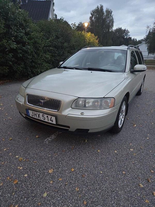 Brun Begagnad 2007 Volvo V70 Kombi | 20 000 kr (Superpris) - Bild 1/4