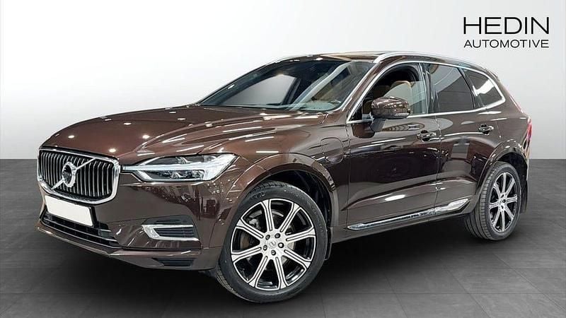 Grå Begagnad 2021 Volvo XC60 Inscription SUV | 348 700 kr (Marknadspris) - Bild 1/4