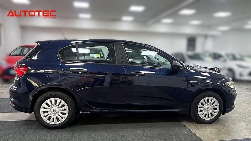 Begagnad Fiat Tipo 120 HK (88 kW) 2017 Blå Sedan