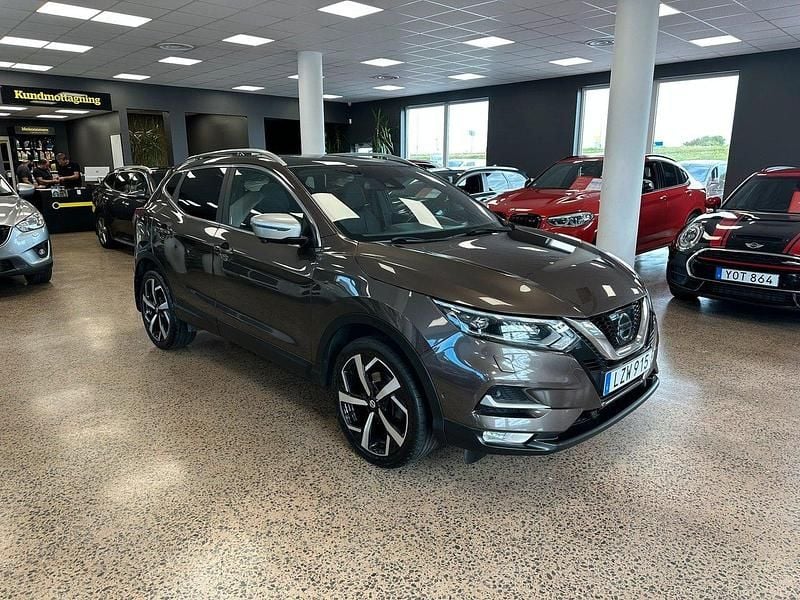 Brun Begagnad 2017 Nissan Qashqai 360º SUV | 169 900 kr (Lite dyr) - Bild 1/4
