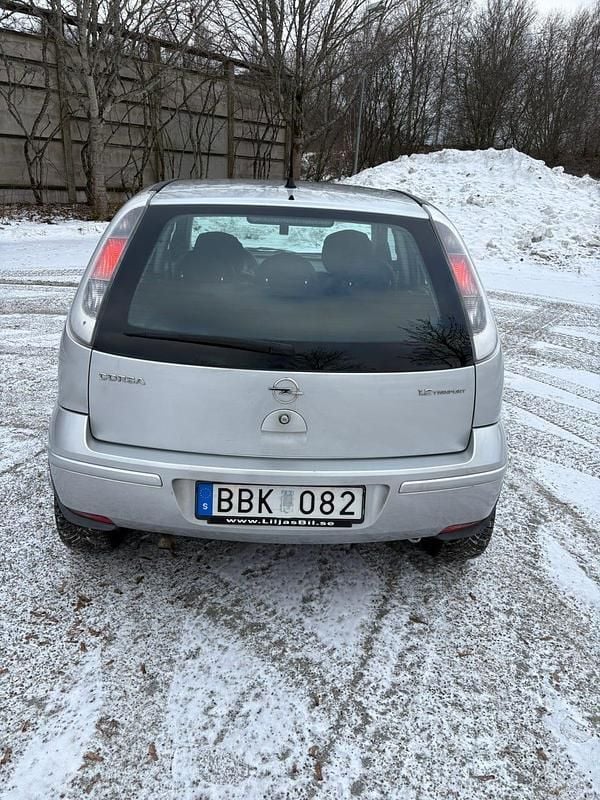 Begagnad Opel Corsa 80 HK (58 kW) 2006 Halvkombi