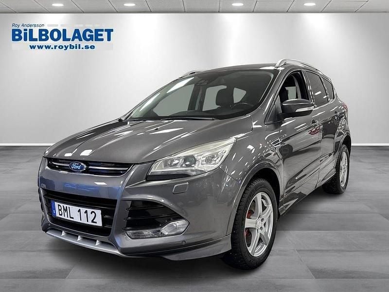 Grå Begagnad 2014 Ford Kuga Titanium SUV | 99 900 kr (Bra pris) - Bild 1/4