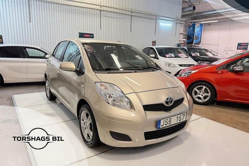 Brun Begagnad 2009 Toyota Yaris | 44 900 kr (Marknadspris) - Bild 1/3