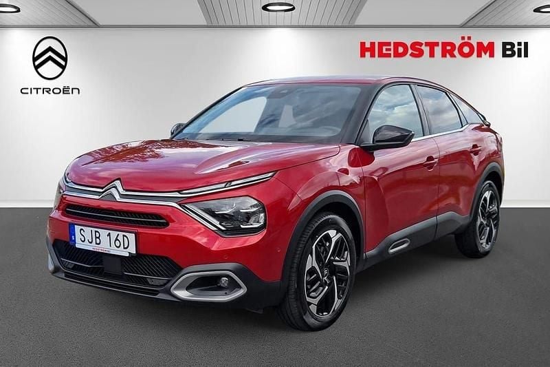 Röd Begagnad 2022 Citroën C4 PureTech Halvkombi | 234 000 kr (Marknadspris) - Bild 1/4