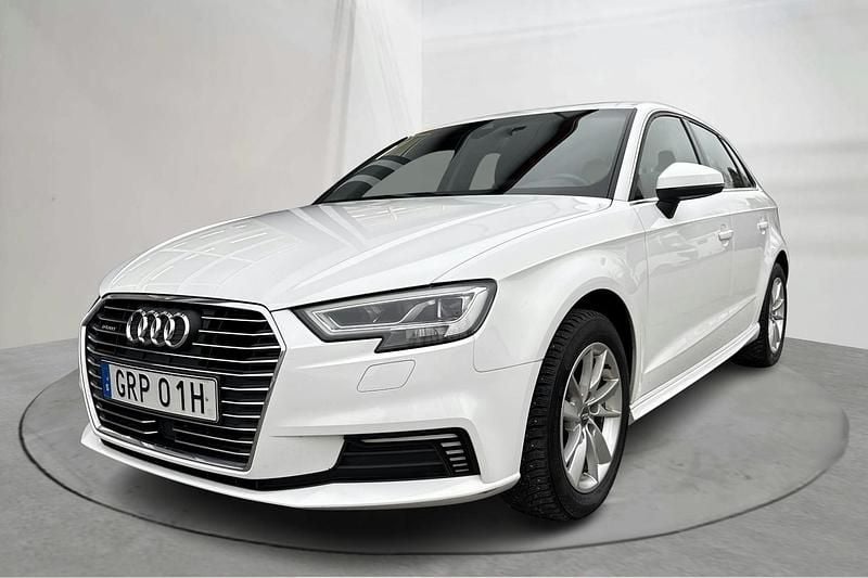 Begagnad Audi A3 Proline 204 HK (150 kW) 2020 Vit Sedan