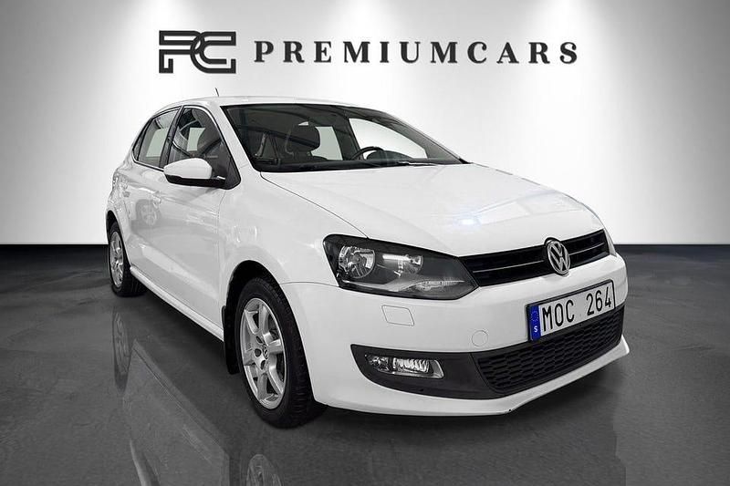 Vit Begagnad 2011 VW Polo Halvkombi | 74 900 kr (Marknadspris) - Bild 1/4