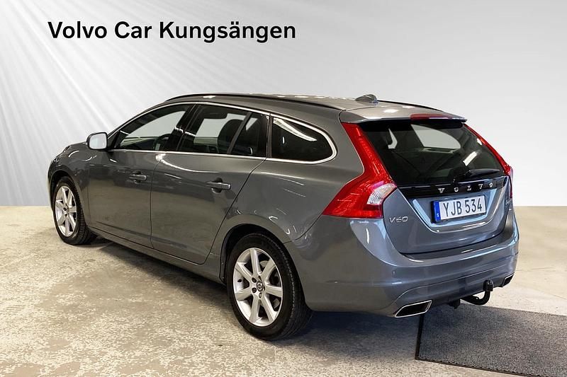 Begagnad Volvo V60 Business Edition 192 HK (141 kW) 2016 Grå Kombi