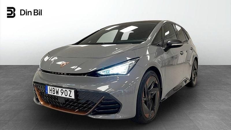Ljusgrå (vapor grey) Begagnad 2022 Cupra Born e-Boost Halvkombi | 284 900 kr (Marknadspris) - Bild 1/4