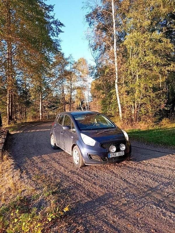 Blå Begagnad 2010 Kia Venga Halvkombi | 24 900 kr (Marknadspris) - Bild 1/2