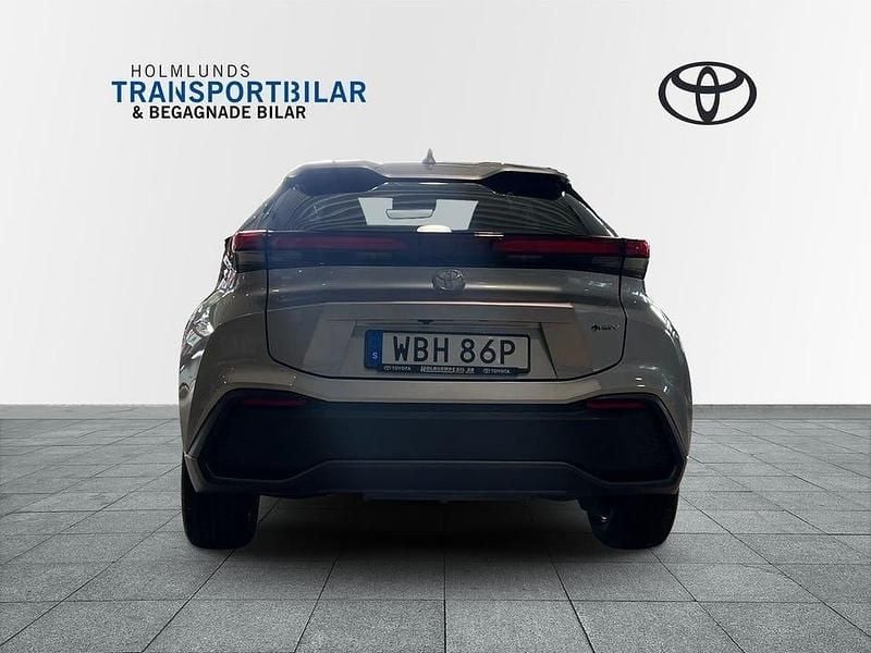 Begagnad Toyota C-HR Style 200 HK (147 kW) 2023 Silver SUV