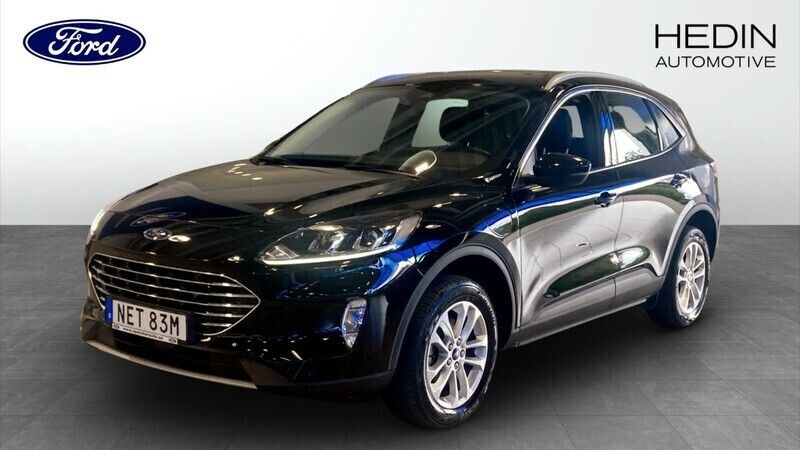 Svart (black) Begagnad 2021 Ford Kuga Titanium SUV | 244 900 kr (Marknadspris) - Bild 1/4
