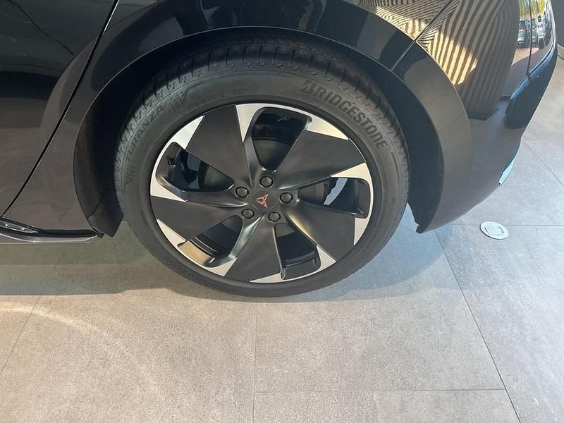 Begagnad Cupra Born e-Boost 2025 Svart Halvkombi