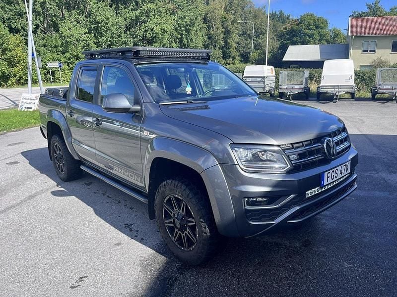 Grå Begagnad 2019 VW Amarok Canyon Pickup | 368 750 kr (Bra pris) - Bild 1/4