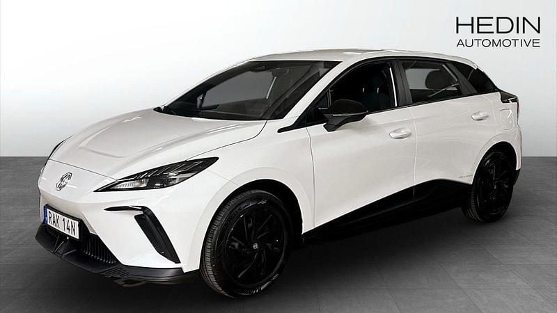 Vit (white) Begagnad 2022 MG MG4 EV Halvkombi | 249 900 kr - Bild 1/4