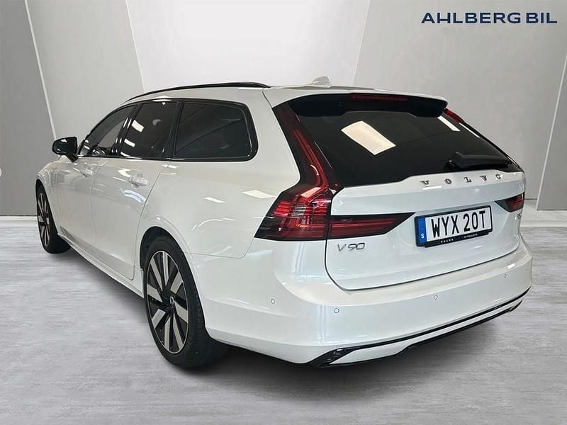 Begagnad Volvo V90 Plus 253 HK (186 kW) 2024 Vit Kombi