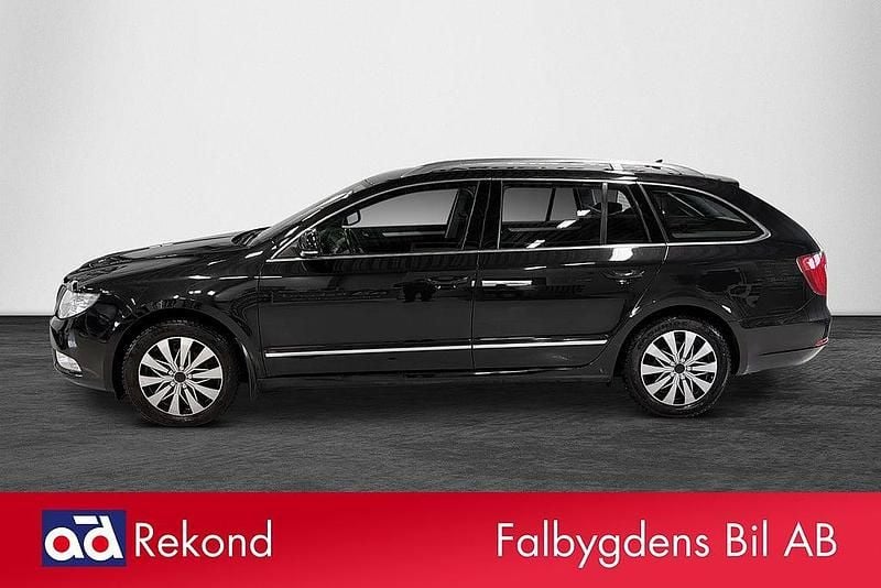 Begagnad Skoda Superb Ambition 140 HK (102 kW) 2012 Svart Kombi