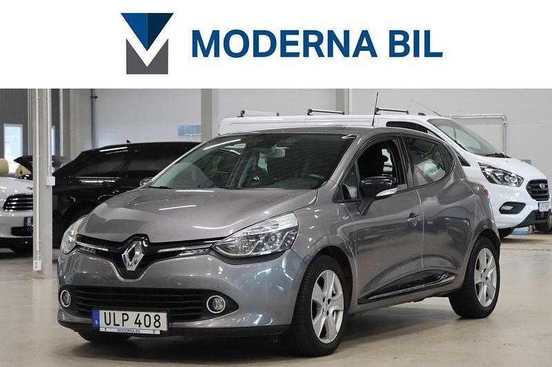Grå Begagnad 2014 Renault Clio IV Dynamique Halvkombi | 74 700 kr (Marknadspris) - Bild 1/4
