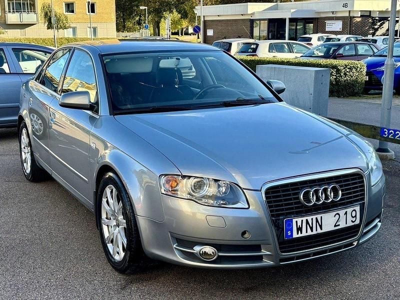 Grå Begagnad 2005 Audi A4 Comfort Sedan | 33 000 kr (Bra pris) - Bild 1/4