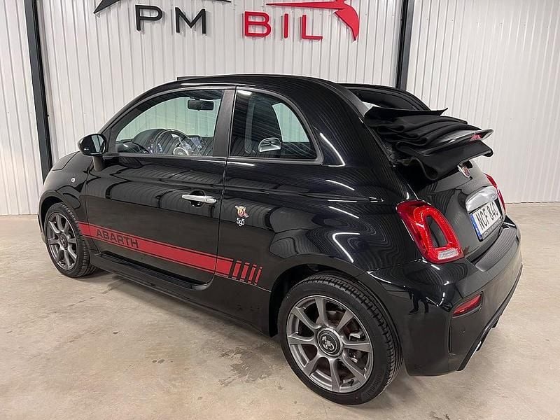 Begagnad Abarth 595C 146 HK (107 kW) 2022 Svart (svart metallic) Cab