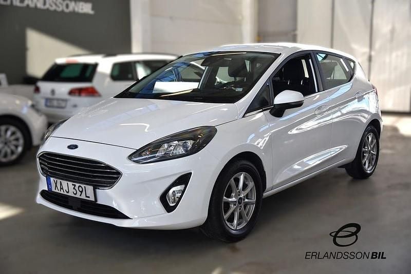 Begagnad Ford Fiesta Titanium 101 HK (74 kW) 2021 Vit Halvkombi