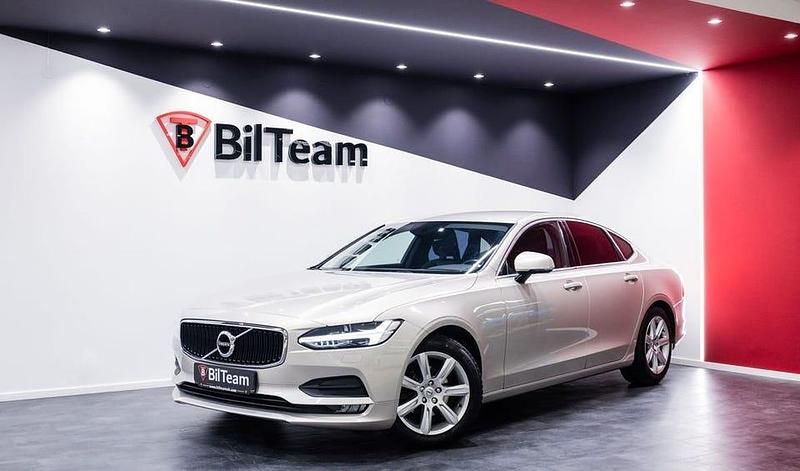 Begagnad Volvo S90 Momentum 150 HK (110 kW) 2017 Ljusbrun Sedan