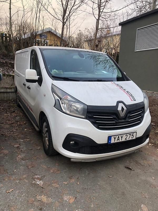 Begagnad Renault Trafic 120 HK (88 kW) 2016 Minibuss