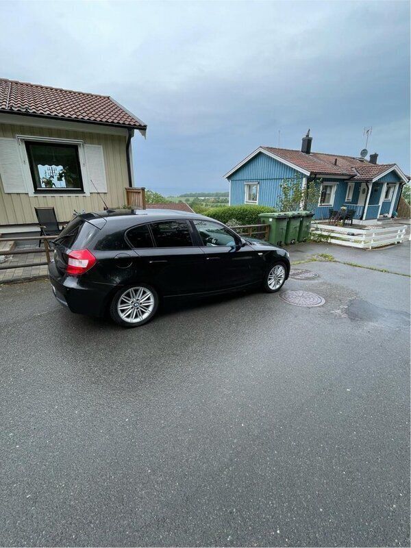 Svart Begagnad 2006 BMW 120 Advantage Halvkombi | 49 999 kr (Lite dyr) - Bild 1/4