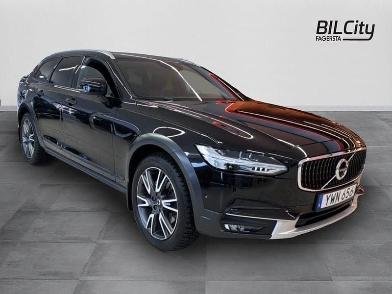 Begagnad Volvo V90 CC Pro 190 HK (139 kW) 2018 Svart Kombi