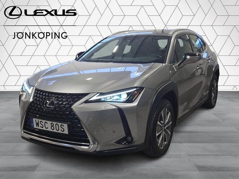 Ljusgrå (grå) Begagnad 2021 Lexus UX 300e SUV | 289 900 kr (Marknadspris) - Bild 1/4