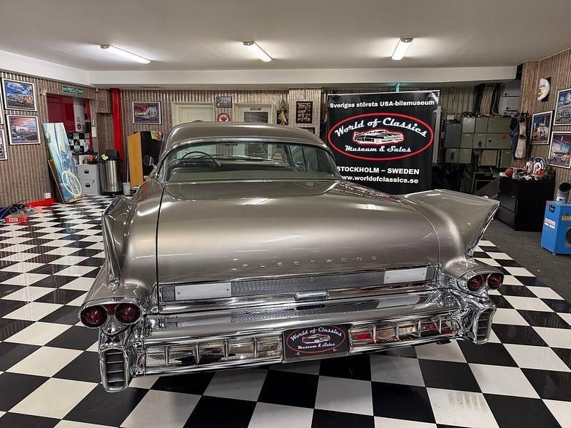 Begagnad Cadillac Fleetwood 310 HK (228 kW) 1958 Chamapgnemetallic Sedan